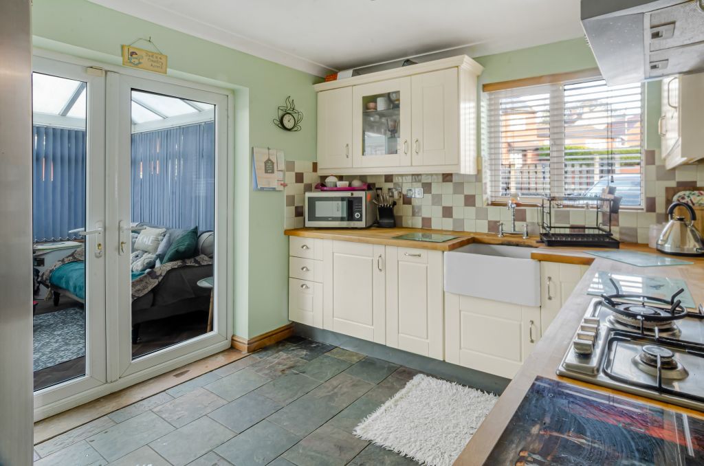 Property photo 2 of 25 Advert-27