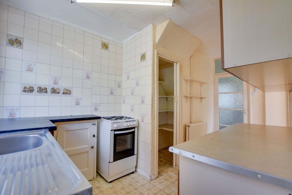 Property photo 3 of 16