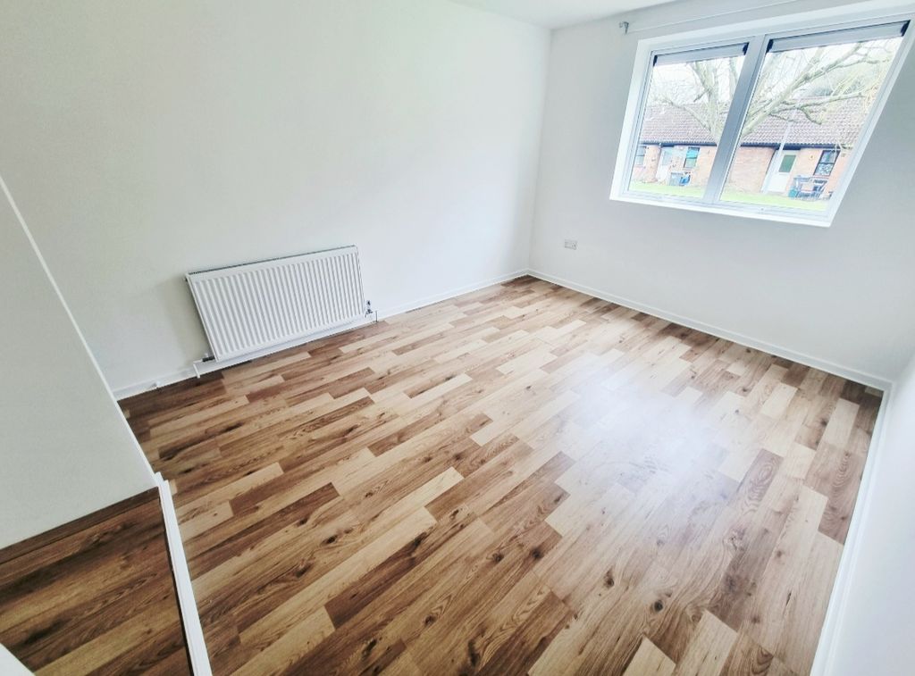 Property photo 3 of 11 Bedroom