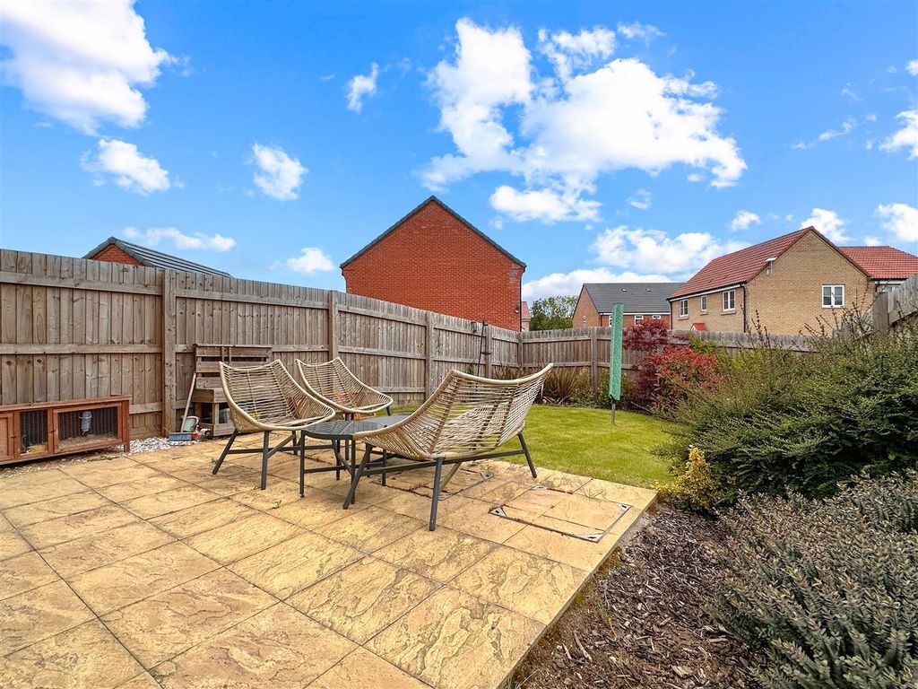 Property photo 3 of 25 Lovely Rear Garden 647