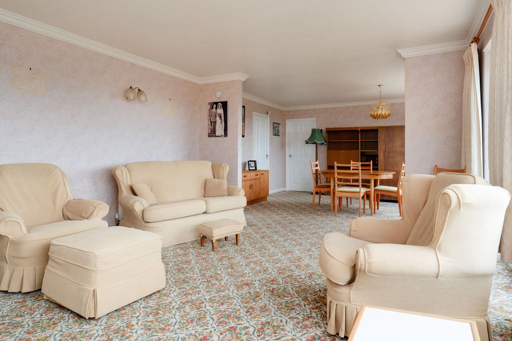 Property photo 2 of 53