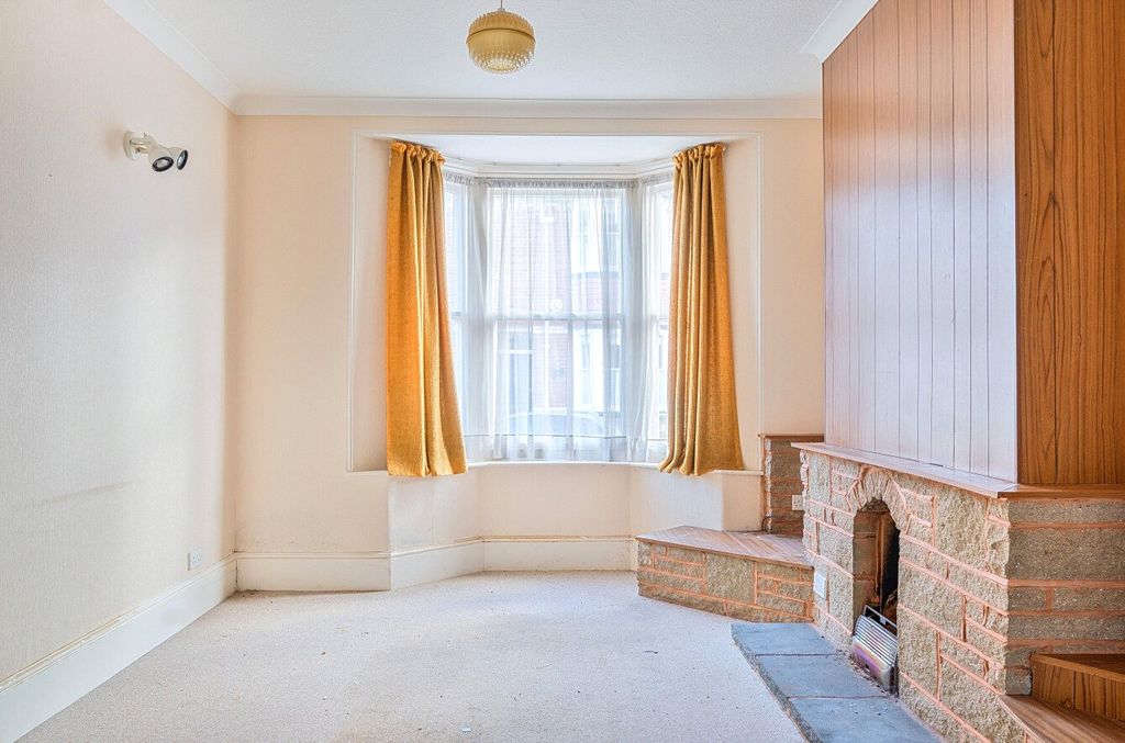 Property photo 3 of 10 Open Plan Living