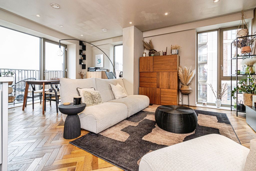 Property photo 2 of 16 Living Area