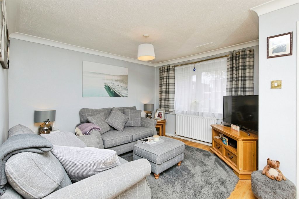 Property photo 3 of 17