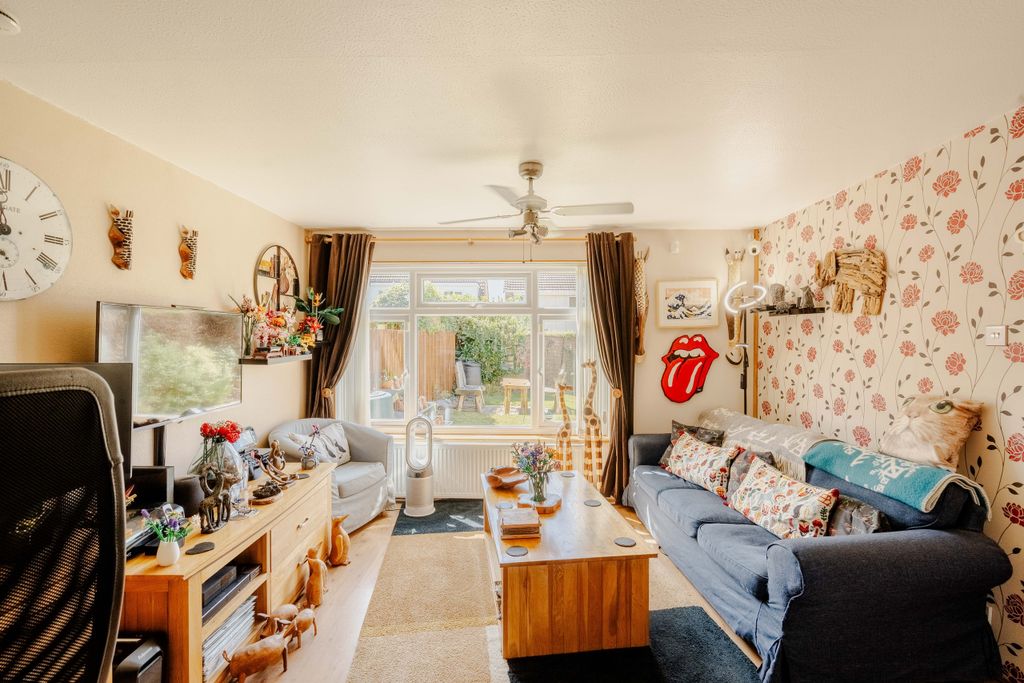 Property photo 3 of 26 16