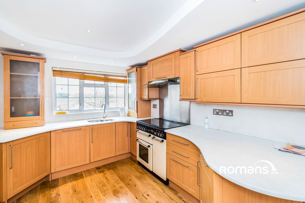 Property photo 3 of 10 Photo