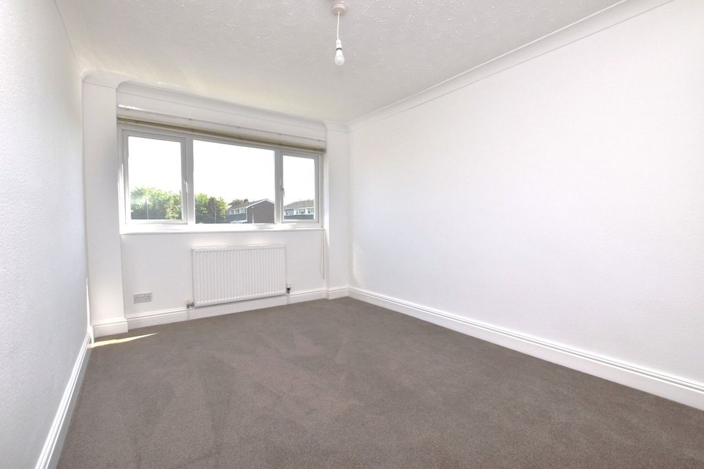 Property photo 3 of 10 Bedroom