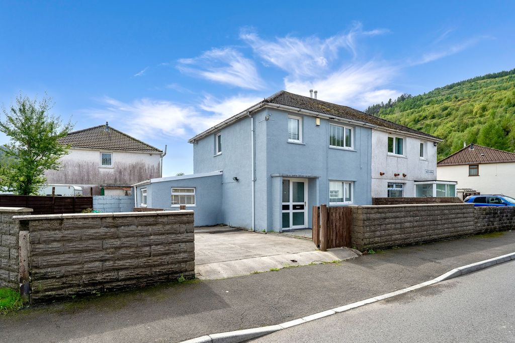 Property photo 2 of 34