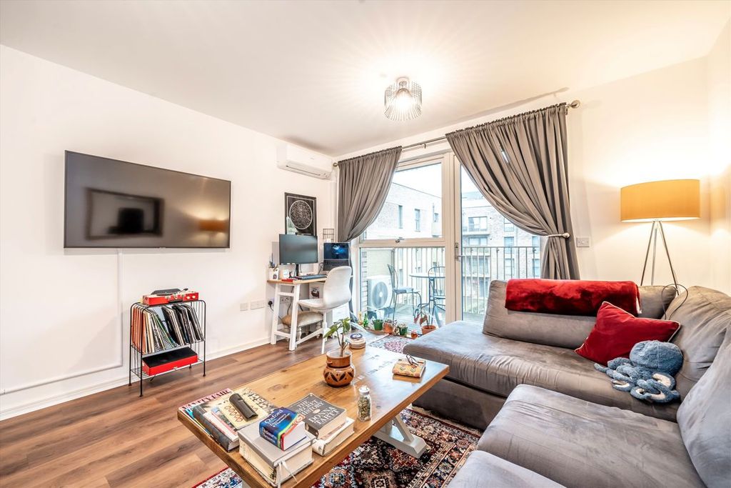 Property photo 3 of 6