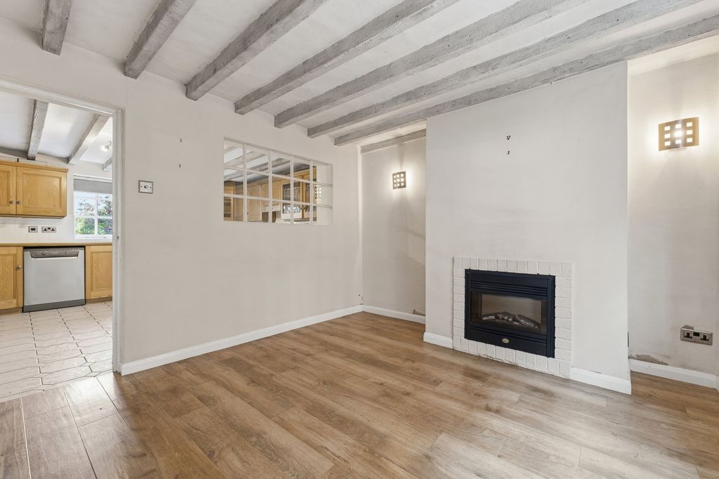 Property photo 2 of 23