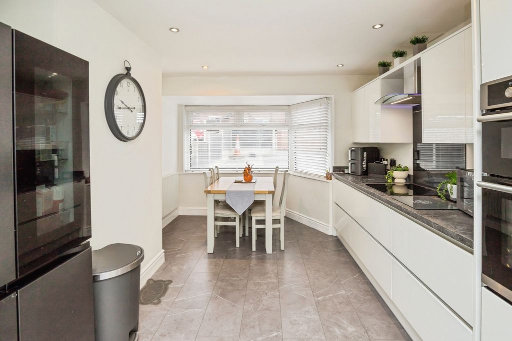 Property photo 3 of 22 Photo