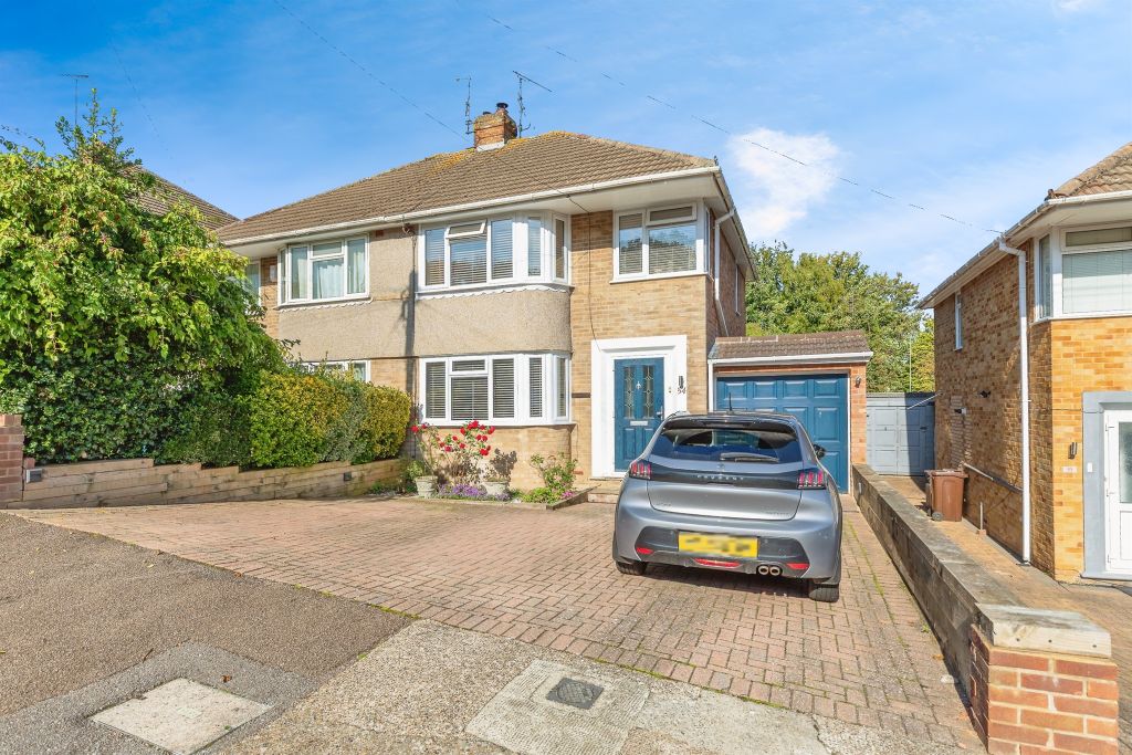 Property photo 1 of 12