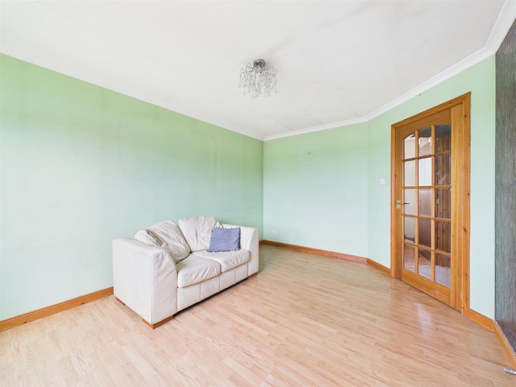 2 bed flat for saleWester Inshes Crescent, Inverness IV2 photo 5