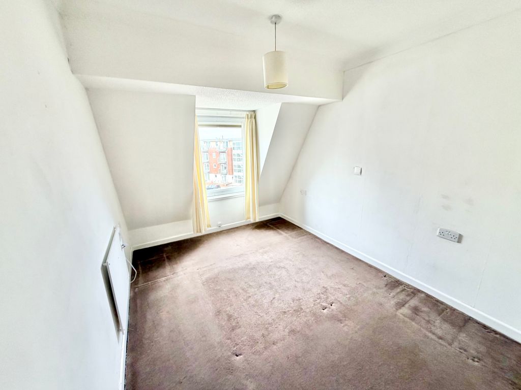 Property photo 3 of 5 Double Bedroom