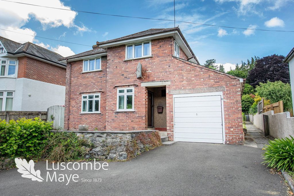 Property photo 2 of 14