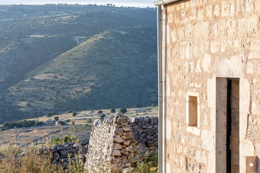 Property photo 1 of 30