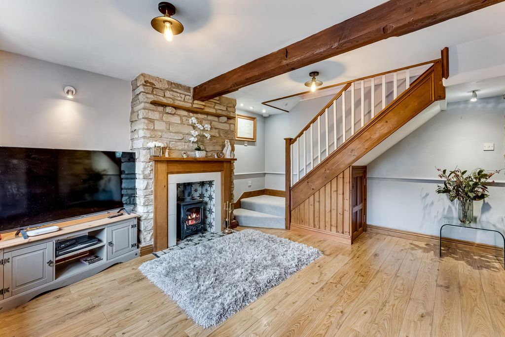Property photo 2 of 42