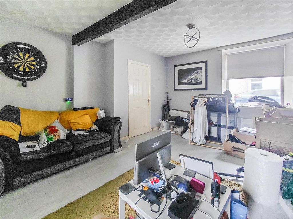 Property photo 2 of 14 24-03-2026__16-59-52_Living_Room_5_2934.Rmqdf.Jpg