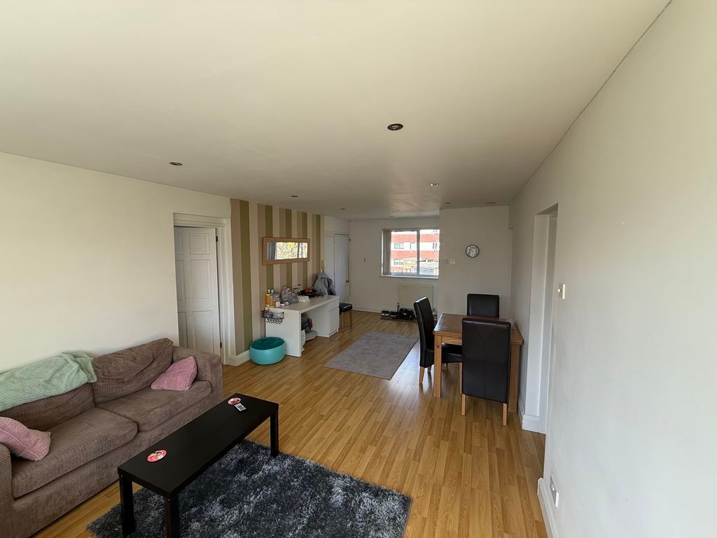 Property photo 3 of 9 Photo 18