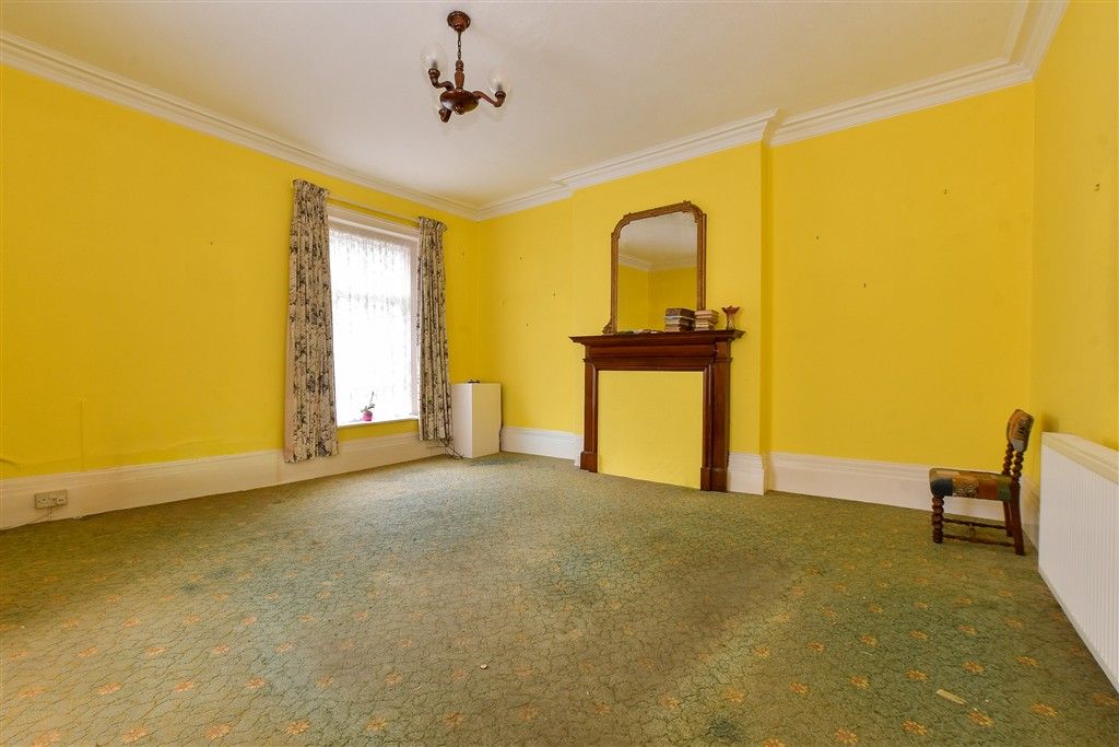 Property photo 2 of 9 Lounge