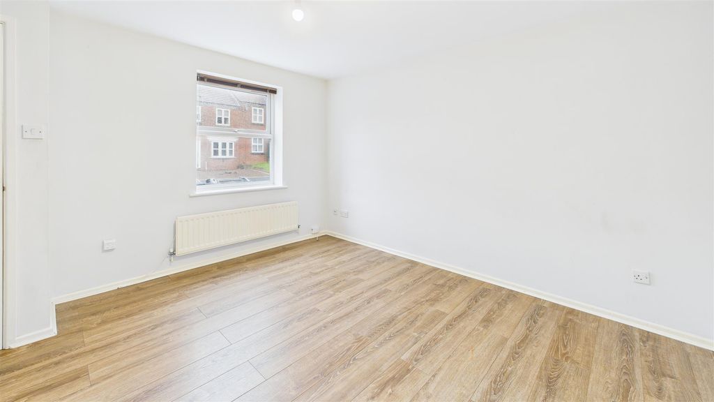 Property photo 3 of 21 Cam05101G0-Pr0123-Still011.Jpg