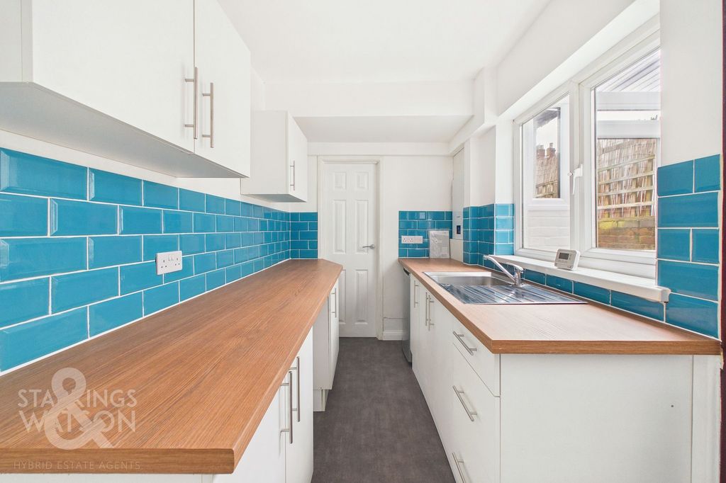 Property photo 3 of 28