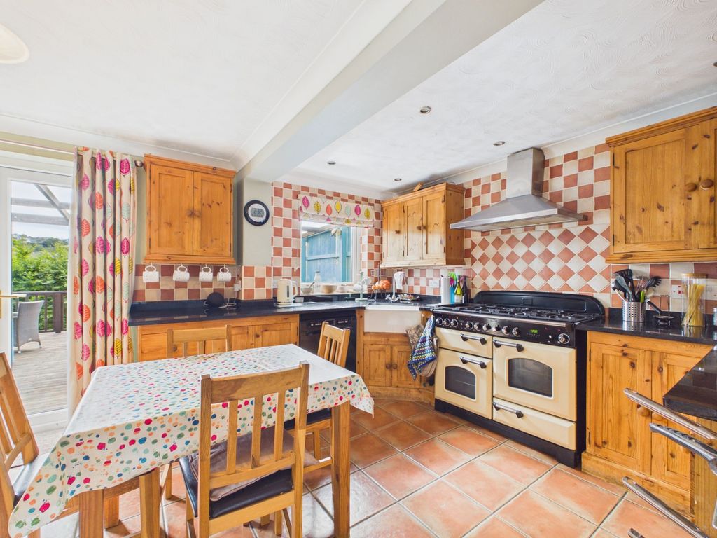 Property photo 2 of 27
