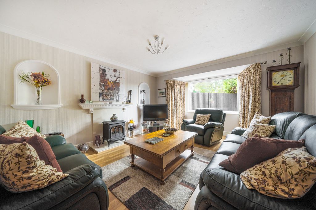 Property photo 2 of 23