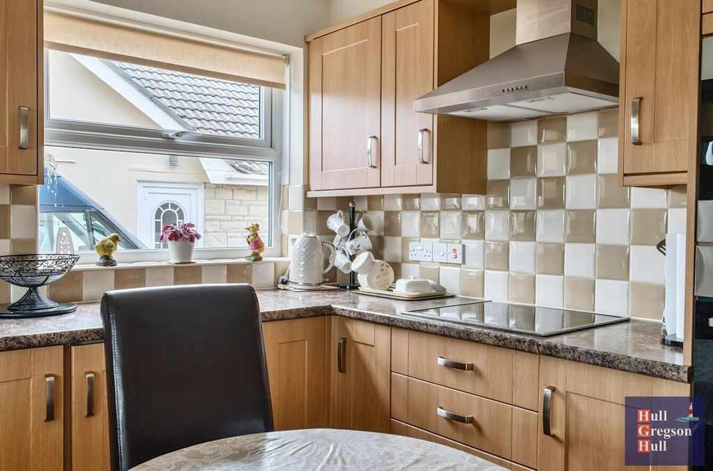Property photo 2 of 27 Ab730686-Dfb0-41B8-Aea9-F11355Bc3E64.Jpg