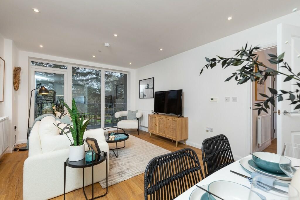 Property photo 1 of 9 Showhome