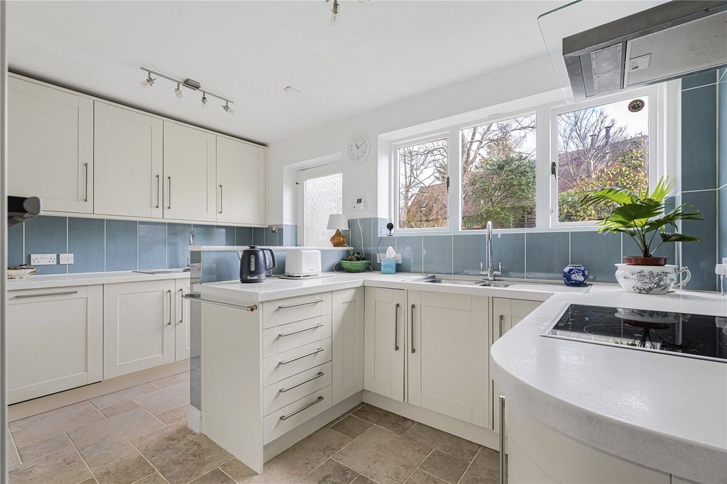 Property photo 2 of 21 Kitchen