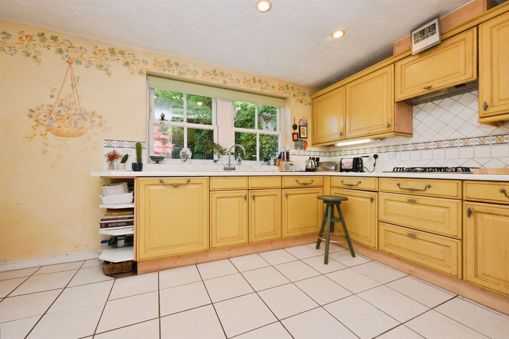 Property photo 2 of 21