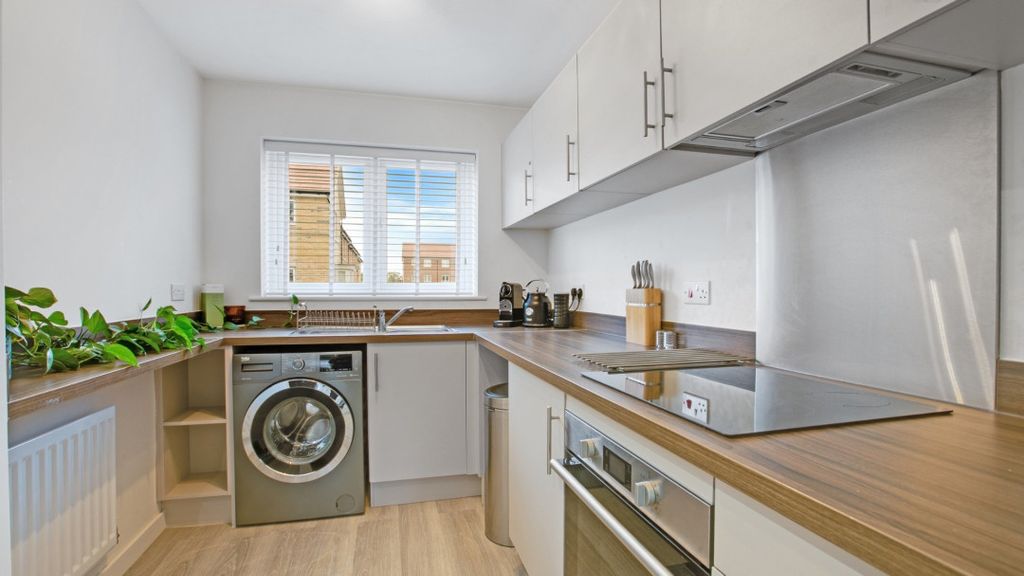 Property photo 3 of 13