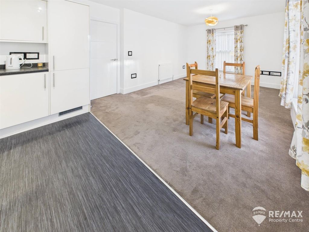 Property photo 2 of 14 Cam02842G0-Pr0292-Still028.Jpg