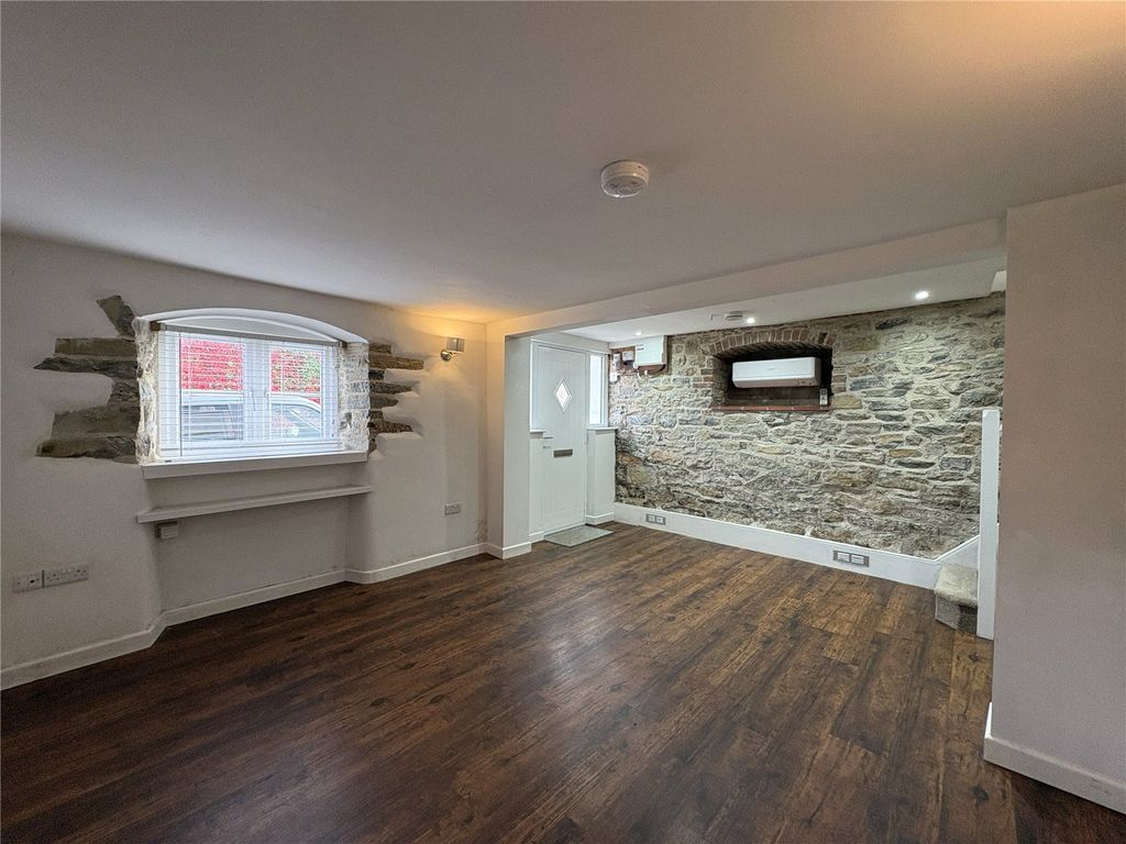 Property photo 3 of 16 Picture No. 06