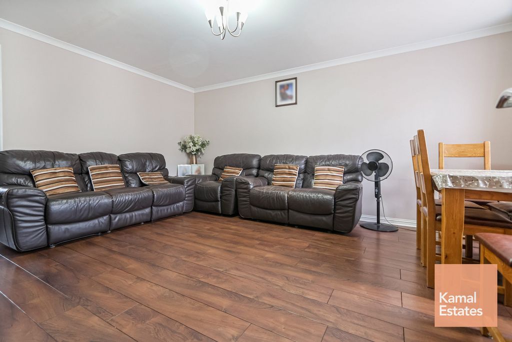 Property photo 3 of 21