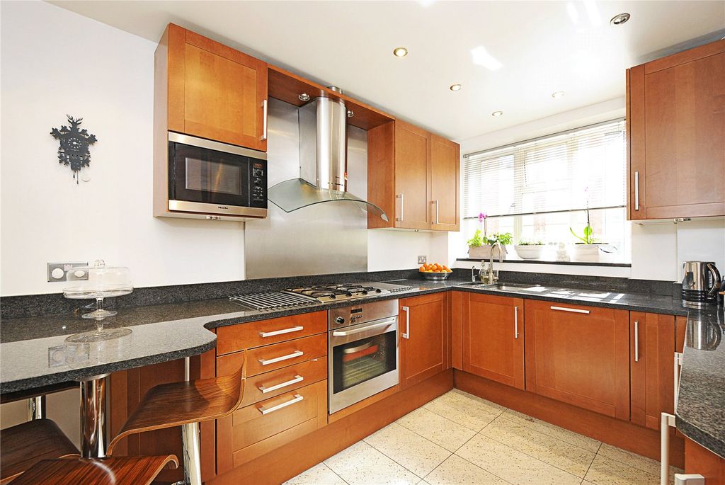 Property photo 3 of 14 Kitchen