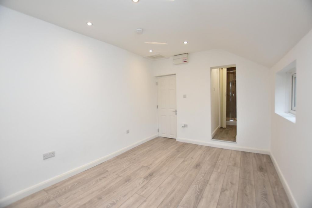 Property photo 2 of 7 Studio Room