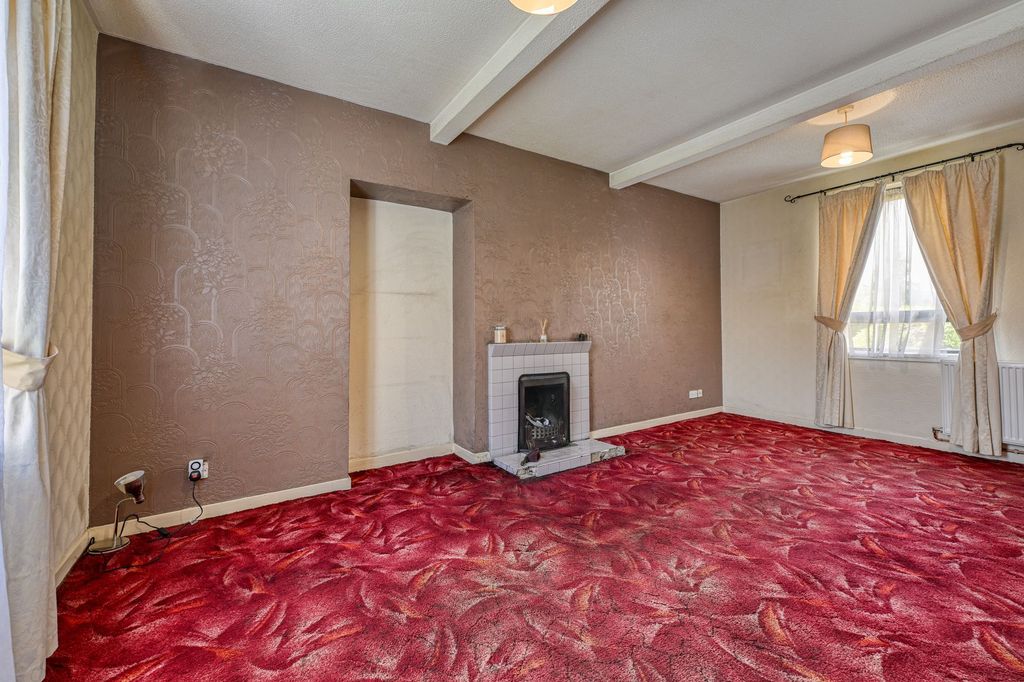 Property photo 3 of 36