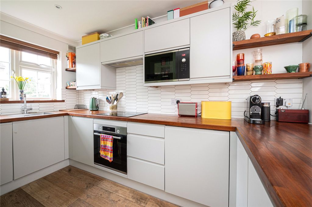 Property photo 3 of 18 Picture No. 7