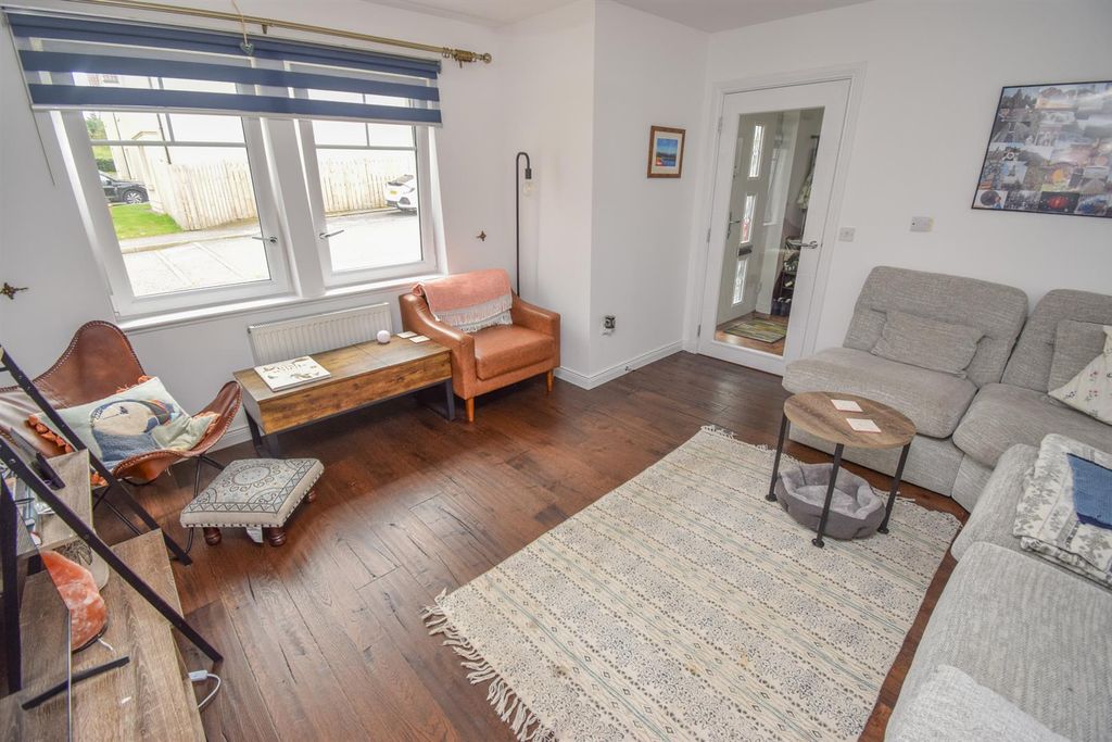 Property photo 2 of 29 Lounge (2)-2.Jpg