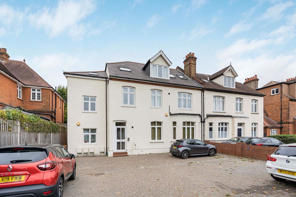 Property photo 2 of 31