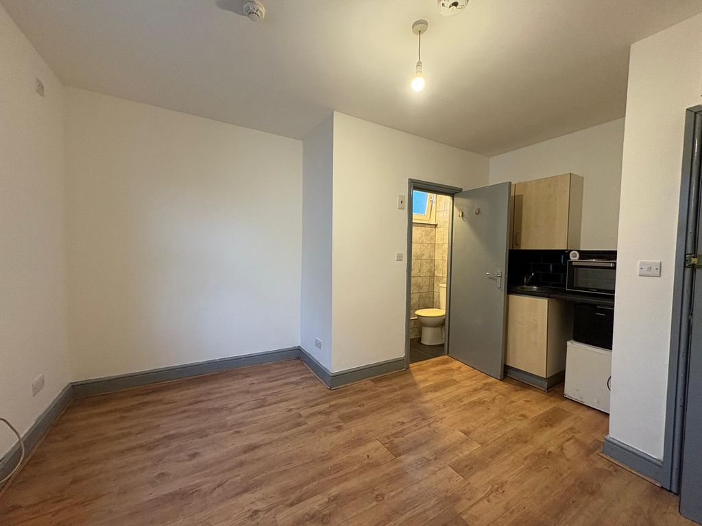 Property photo 2 of 4 Photo-2025-12-17-16-49-51