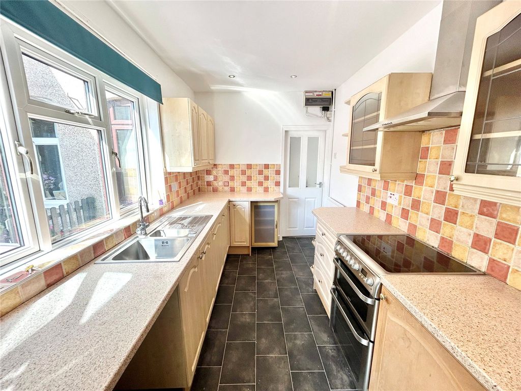 Property photo 3 of 17 Picture No. 11