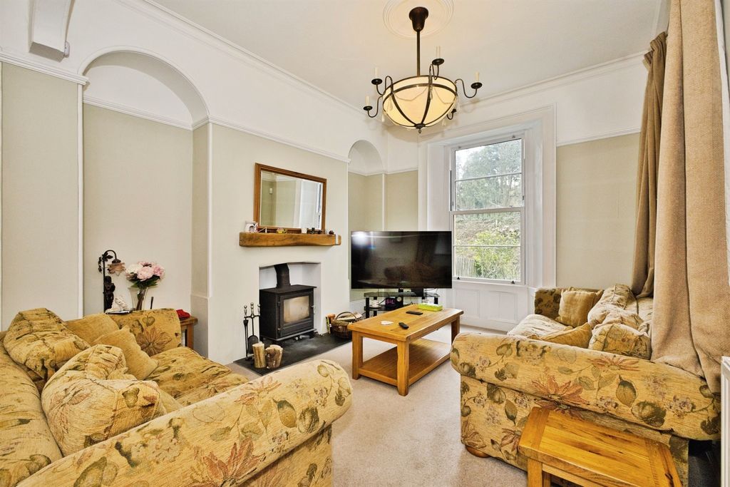 Property photo 2 of 24