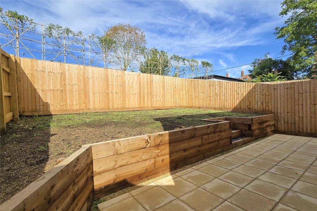 Property photo 3 of 21 Garden