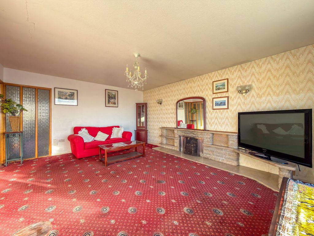 Property photo 3 of 28