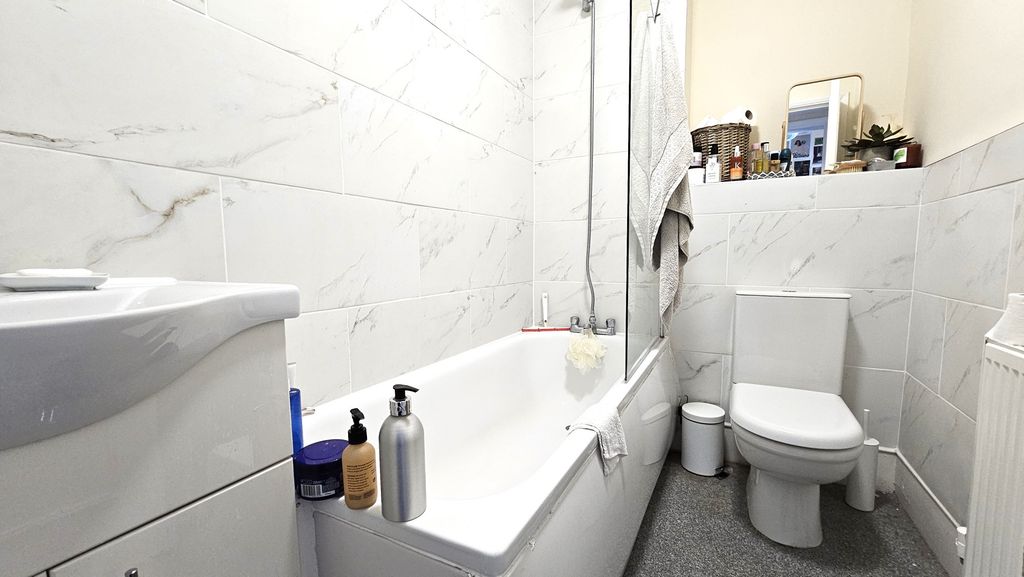 Property photo 2 of 3