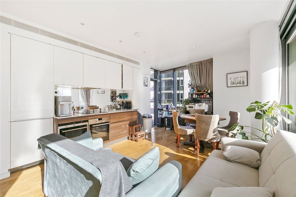 Property photo 3 of 13 Reception