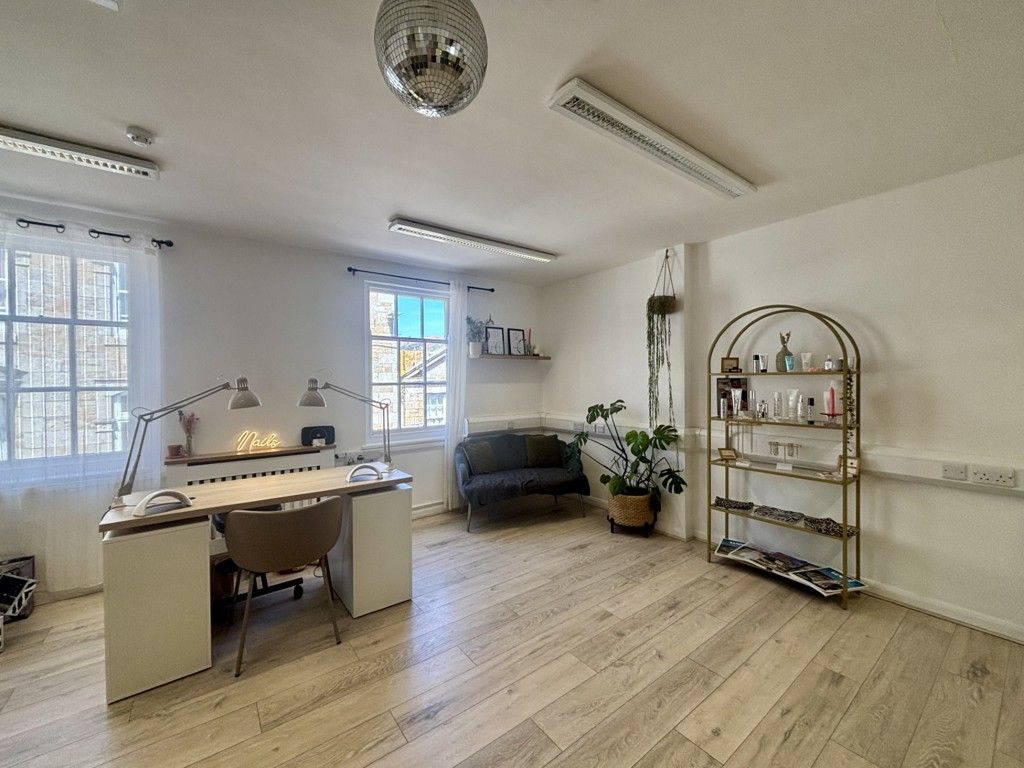 Property photo 2 of 9 Photo 7